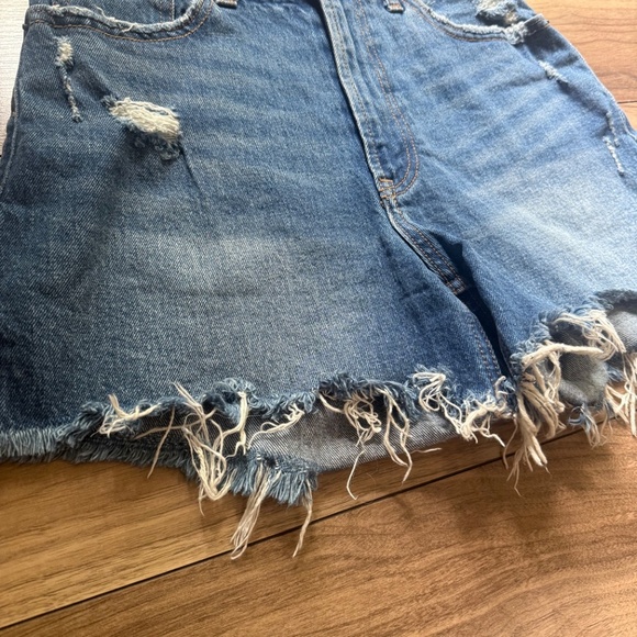 Abercrombie | Size 26 | Curve Love High Rise Mom Shorts 4" - Picture 5 of 7